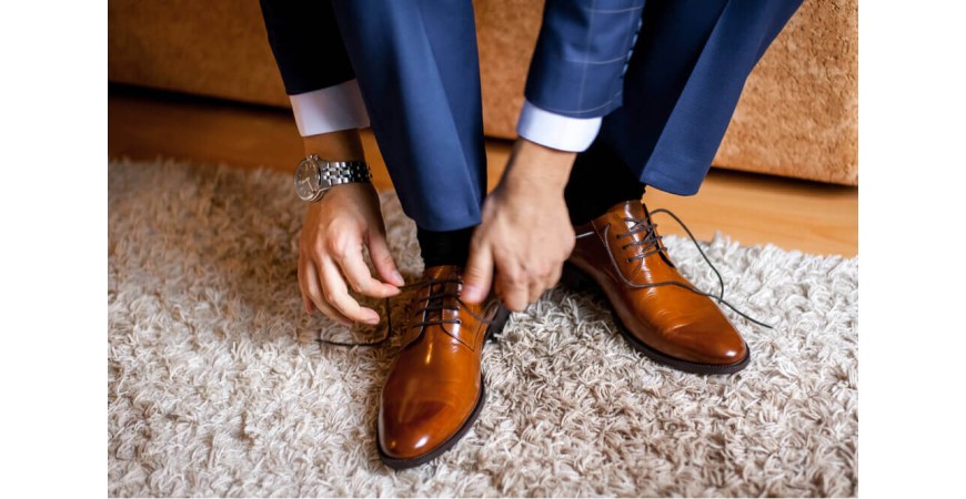 بهترین رنگ کفش مردانه برای کت و شلوار سرمه ای