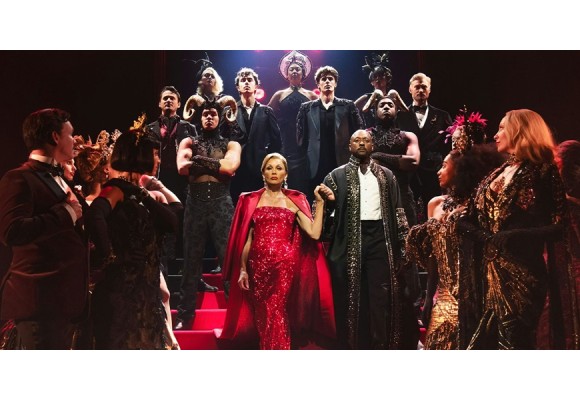 معرفی 10 فیلم و سریال خارجی پرخرج در قسمت پوشاک