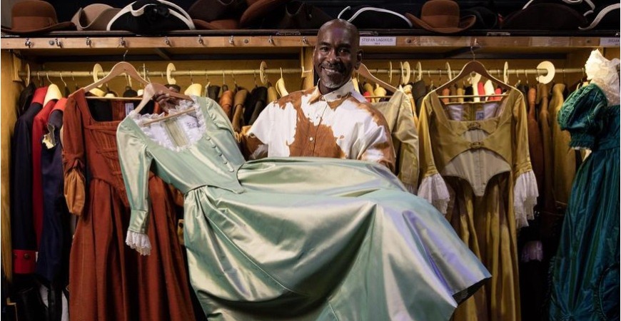 شرح وظایف و درآمد گروه طراحی لباس در پشت صحنه