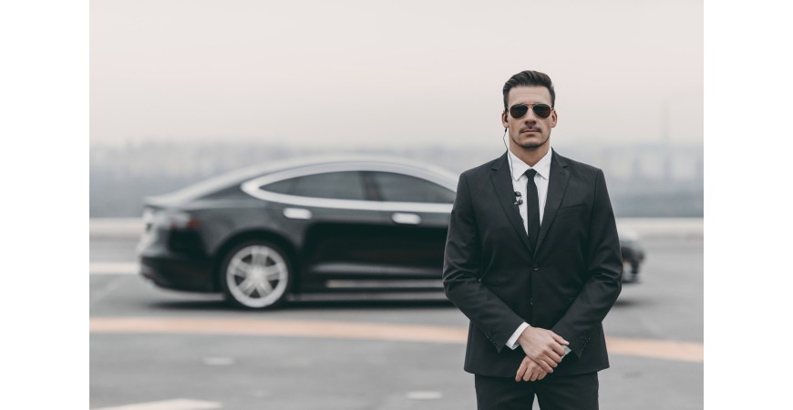 راهنمای استایل بادیگارد: چگونه در موقعیتهای مختلف لباس بپوشیم